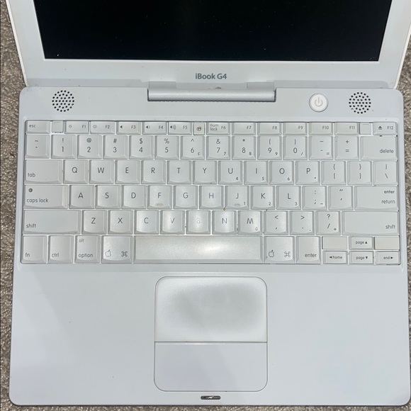 Apple 🍏 iBook G4 - Picture 2 of 8